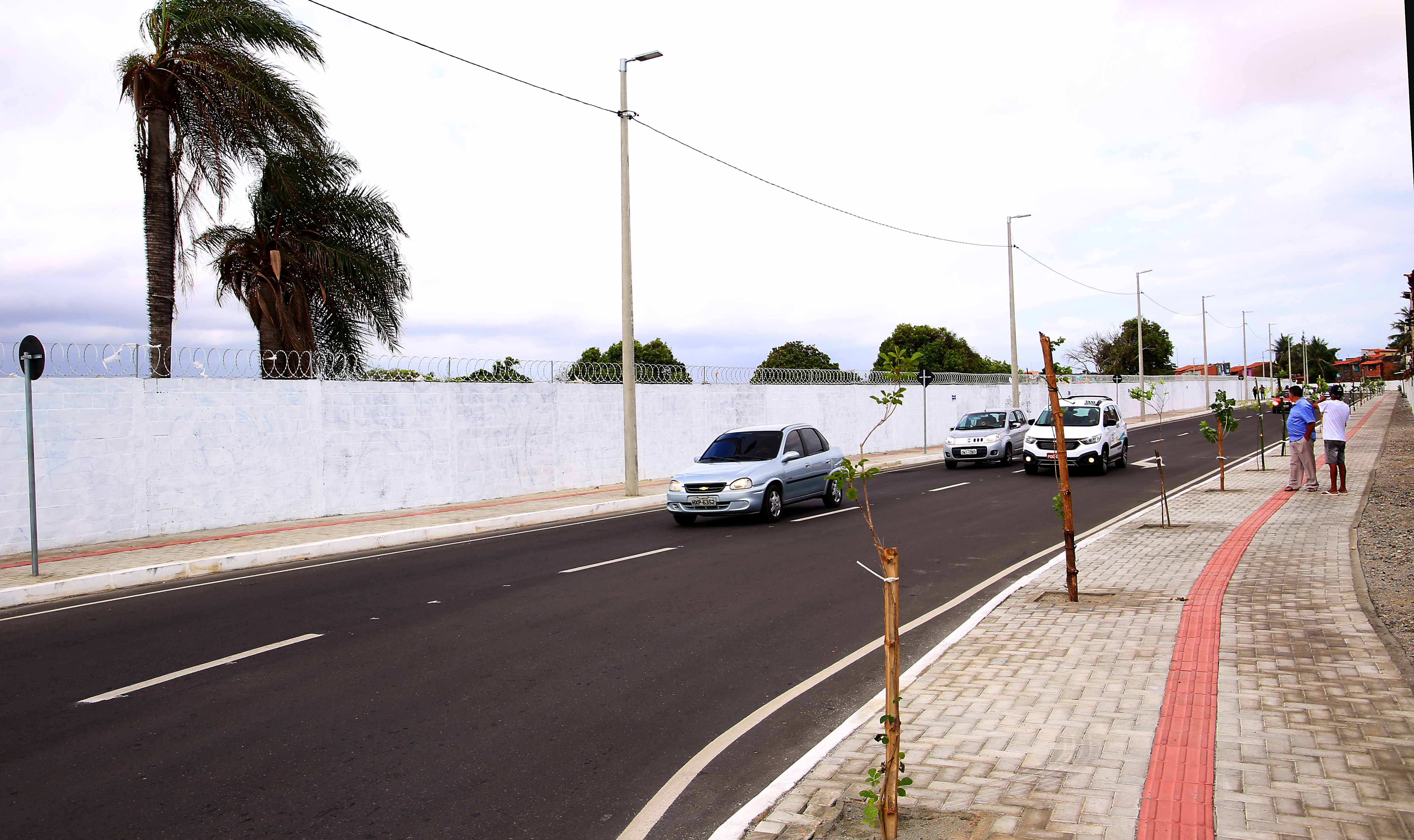 a foto mostra uma rua